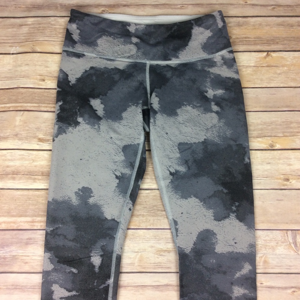 ❗️SOLD❗️Lululemon 4 Wunder Under Leggings - Picture 3 of 8
